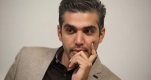 بیوگرافی علی رضوانی خبرنگار و همسرش از چیذر تا شهرت + عکس جدید و جنجال اخیر