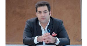 بیوگرافی و عکس های شاهین جمشیدی مجری