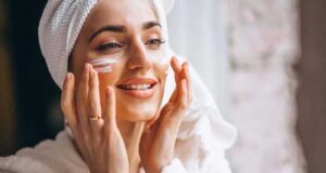 تاثیر کرم و ژل ضد آفتاب بر روی سلامت و شادابی پوست
