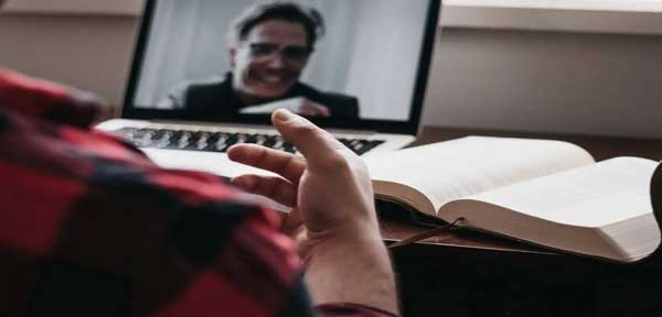 چرا تنهایی در مهاجرت انقدر دردناکه؟ 3 وقتی دلت برای خودت تنگ میشود