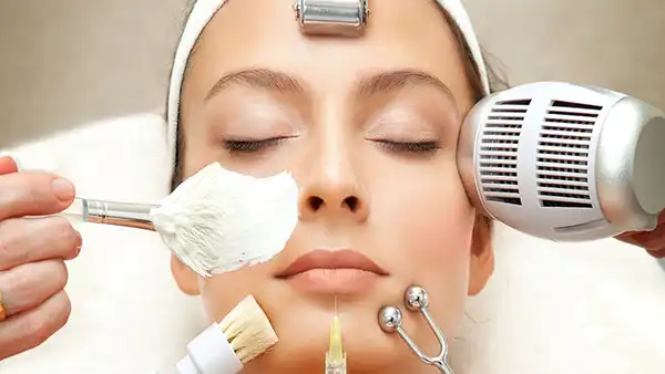 درآمد کلینیک زیبایی