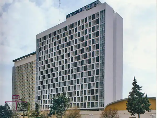 ویژگی های زمین تنیس هتل پارسیان استقلال تهران 4 Tehran Esteghlal Hotel - Nikagasht Travel Agency