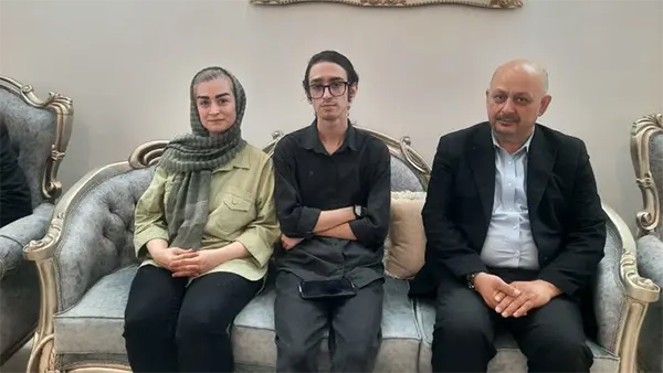 بیوگرافی امیرکیان رئیسی بهان رتبه ۲ کنکور ریاضی ۱۴۰۵ +عکس و مصاحبه 1 بیوگرافی امیرکیان رئیسی بهان رتبه ۲ کنکور ریاضی ۱۴۰۵ +عکس و مصاحبه