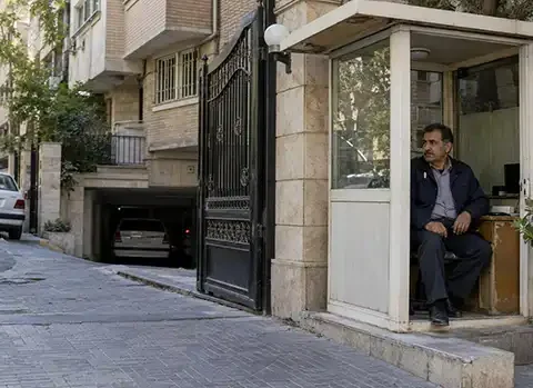 حقوق و بیمه نگهبان ساختمان در سال ۱۴۰۵ چقدر است؟ بررسی شرایط نگهبان مقیم و غیرمقیم 8 حقوق و بیمه نگهبان ساختمان در سال ۱۴۰۵ چقدر است؟ بررسی شرایط نگهبان مقیم و غیرمقیم